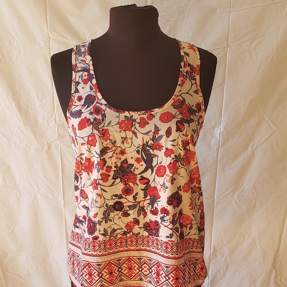 Top - Picture 2 of 3